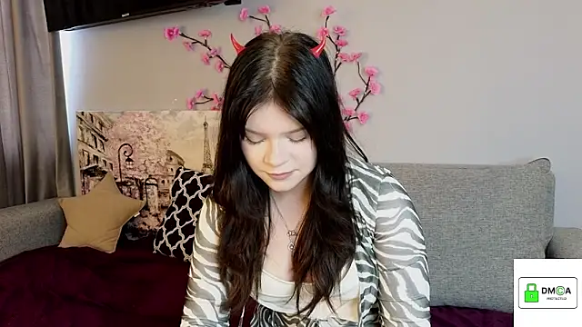 Snapshot of DextralCoffee chatting on March 22, 7:34 am DextralCoffee online show from March 22, 7:34 am