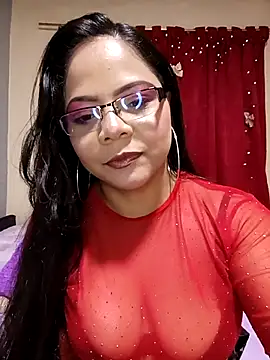 ROUSSE SINCLAIR online show from April 4, 8:39 pm