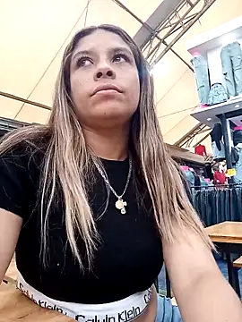 alanna6950 online show from April 4, 5:32 pm