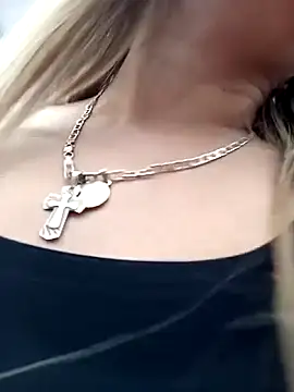 alanna6950 online show from April 18, 7:51 pm