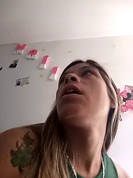 alanna6950 online show from April 19, 1:43 pm