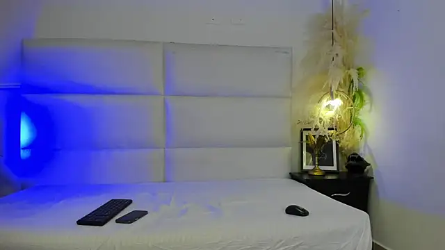 your d0ll1 online show from April 27, 12:36 pm