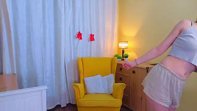 LuciKardos online show from April 30, 7:42 pm