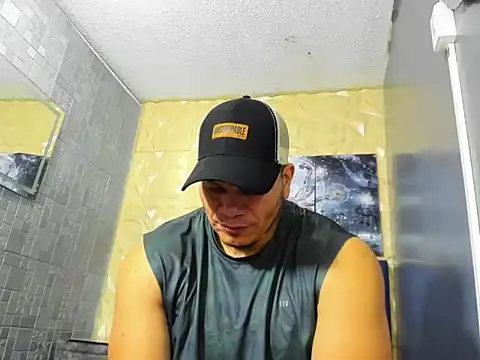Snapshot of Tyler_Scott chatting on June 5, 8:03 pm Tyler Scott online show from June 5, 8:03 pm