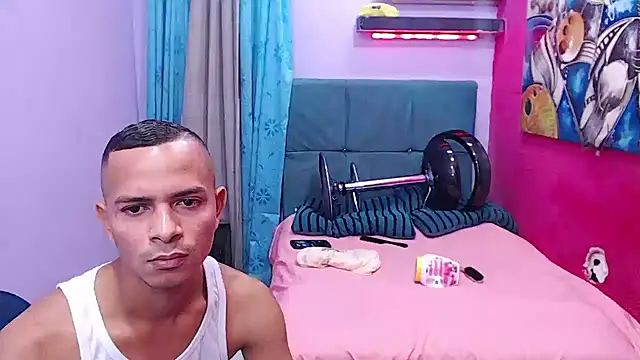 Snapshot of twink_fucks chatting on July 10, 8:22 pm twink fucks online show from July 10, 8:22 pm