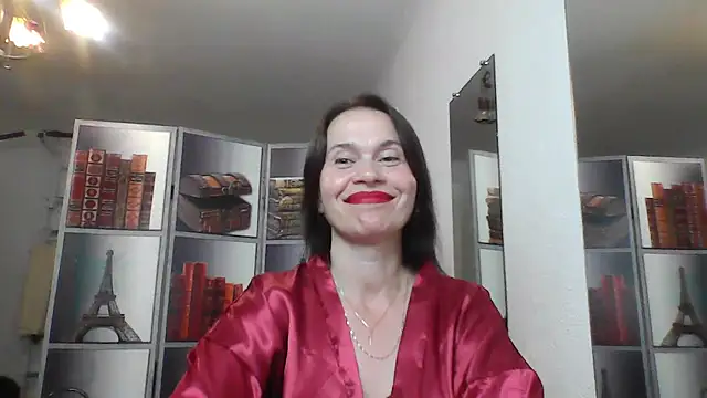 Snapshot of Selena_Moo chatting on June 19, 9:29 pm Selena Moo online show from June 19, 9:29 pm