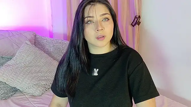 Snapshot of CamilaRougee chatting on April 6, 1:56 pm CamilaRougee online show from April 6, 1:56 pm