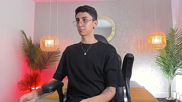 Snapshot of Gio_carangi chatting on July 22, 4:48 am Gio carangi online show from July 22, 4:48 am