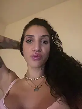 Snapshot of Yailin-Arg chatting on March 21, 4:06 am Yailin-Arg online show from March 21, 4:06 am