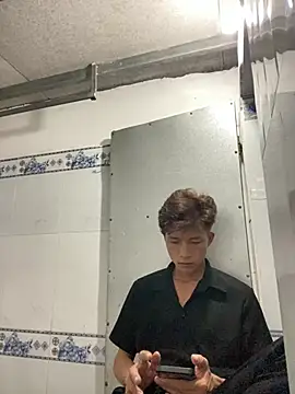 Nguyencuong1999 online show from April 29, 11:25 am