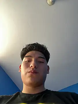 Snapshot of Piero_1369 chatting on May 10, 8:36 pm Piero 1369 online show from May 10, 8:36 pm