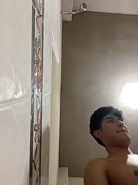 Snapshot of Piero_1369 chatting on May 22, 1:35 am Piero 1369 online show from May 22, 1:35 am