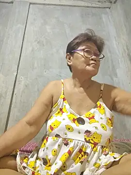 Sunflower1956 online show from July 15, 8:14 pm