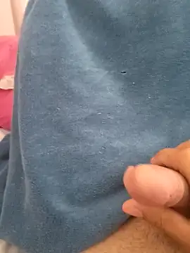 Snapshot of AloneAlone235 chatting on March 20, 12:21 pm AloneAlone235 online show from March 20, 12:21 pm