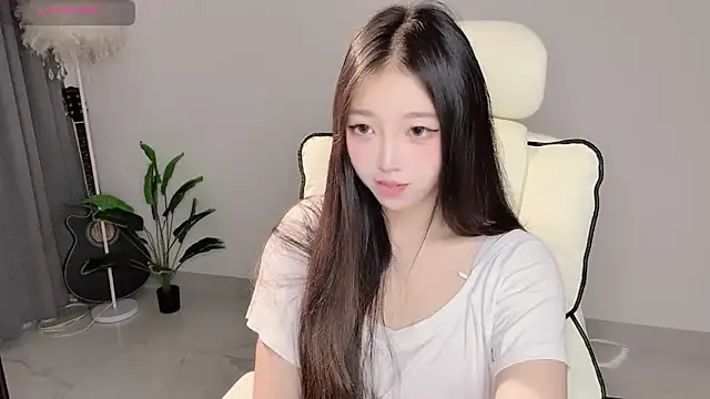 Yukiy8877 online show from April 20, 11:17 pm