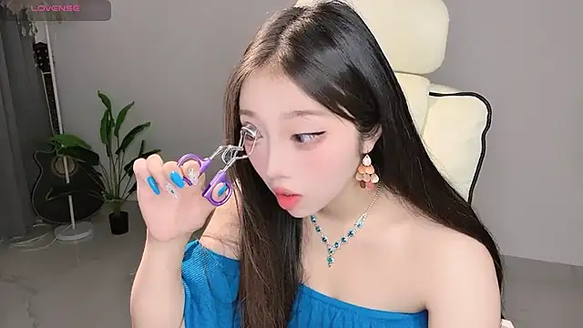Yukiy8877 online show from April 21, 11:29 pm