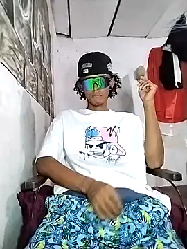 spittermasterpig1 online show from March 20, 4:12 pm