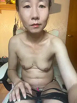 lilysister66 online show from July 15, 6:24 pm