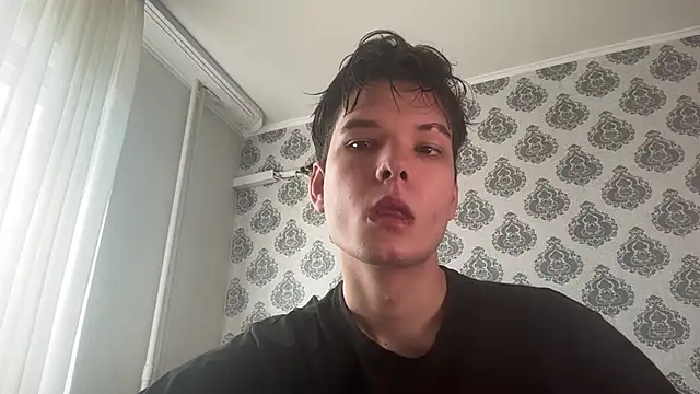 Snapshot of tomasdickpick chatting on June 29, 8:20 am tomasdickpick online show from June 29, 8:20 am