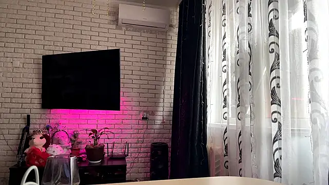 ElmiraDabato online show from April 7, 7:09 am