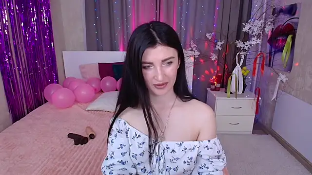 Snapshot of EvelinCuper_ chatting on June 28, 5:35 am EvelinCuper online show from June 28, 5:35 am