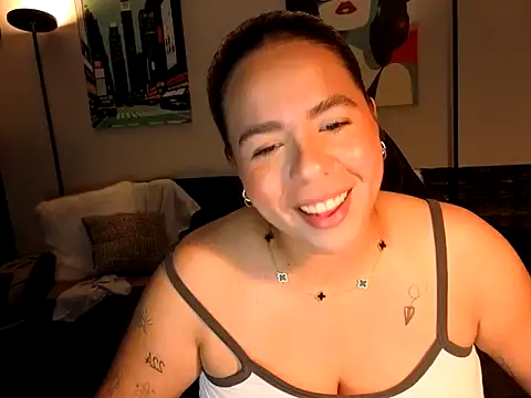 Snapshot of HannaJonns chatting on June 6, 12:21 pm HannaJonns online show from June 6, 12:21 pm
