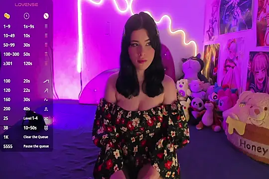 Snapshot of corina__pink chatting on June 5, 5:25 am corina pink online show from June 5, 5:25 am