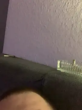 Snapshot of euerpaar292 chatting on March 22, 3:43 am euerpaar292 online show from March 22, 3:43 am