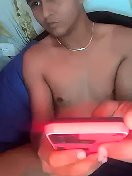 Snapshot of El-papi22 chatting on March 22, 3:54 am El-papi22 online show from March 22, 3:54 am