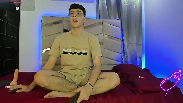 Tom Parker  online show from March 23, 8:24 pm