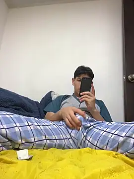 Snapshot of juanma759 chatting on April 13, 1:55 am juanma759 online show from April 13, 1:55 am