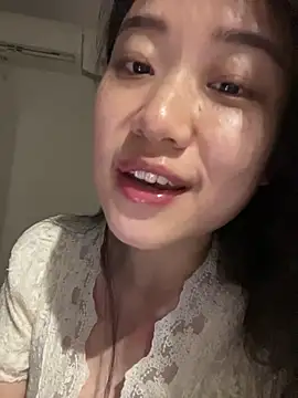 Snapshot of A-Kristen chatting on April 8, 12:16 pm A-Kristen online show from April 8, 12:16 pm