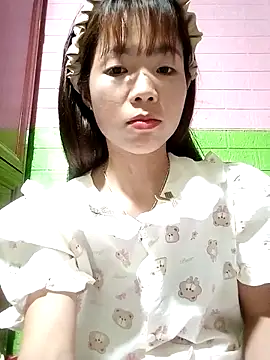 AmyLinee01 online show from May 7, 5:35 am