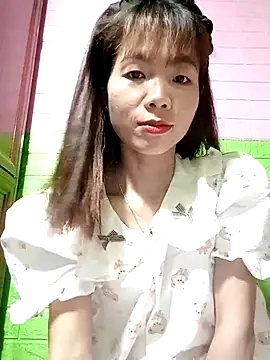 Snapshot of AmyLinee01 chatting on May 11, 10:54 am AmyLinee01 online show from May 11, 10:54 am