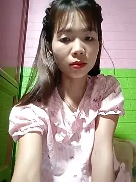 Snapshot of AmyLinee01 chatting on May 14, 10:44 am AmyLinee01 online show from May 14, 10:44 am