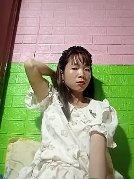 Snapshot of AmyLinee01 chatting on May 18, 11:21 pm AmyLinee01 online show from May 18, 11:21 pm