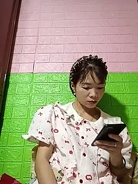 Snapshot of AmyLinee01 chatting on May 24, 5:45 am AmyLinee01 online show from May 24, 5:45 am