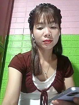 Snapshot of AmyLinee01 chatting on June 2, 7:49 pm AmyLinee01 online show from June 2, 7:49 pm