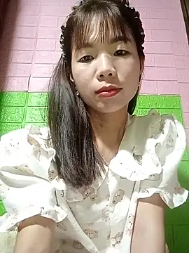 Snapshot of AmyLinee01 chatting on June 5, 6:09 am AmyLinee01 online show from June 5, 6:09 am