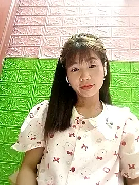 Snapshot of AmyLinee01 chatting on June 11, 6:39 pm AmyLinee01 online show from June 11, 6:39 pm
