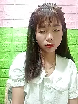 Snapshot of AmyLinee01 chatting on June 20, 8:28 am AmyLinee01 online show from June 20, 8:28 am