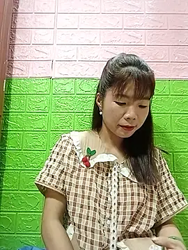 Snapshot of AmyLinee01 chatting on July 3, 10:10 am AmyLinee01 online show from July 3, 10:10 am
