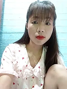 Snapshot of AmyLinee01 chatting on July 21, 4:15 am AmyLinee01 online show from July 21, 4:15 am