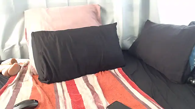 Snapshot of Lucia-boobs chatting on July 23, 2:04 pm Lucia-boobs online show from July 23, 2:04 pm