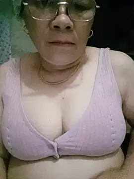 Snapshot of Funsexy1 chatting on May 31, 8:43 pm Funsexy1 online show from May 31, 8:43 pm