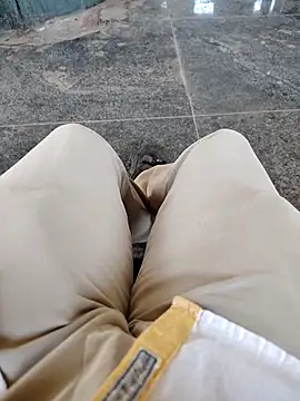 roselover2222 online show from April 1, 7:31 am