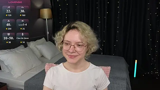 Snapshot of HottoKori chatting on July 10, 5:34 am HottoKori online show from July 10, 5:34 am