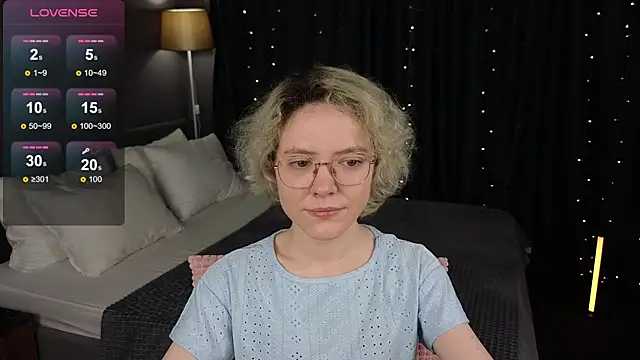 Snapshot of HottoKori chatting on August 2, 12:09 am HottoKori online show from August 2, 12:09 am