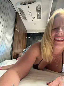 lillysworld online show from May 12, 1:03 am