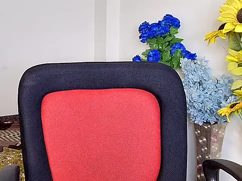 Snapshot of Preety_Baby chatting on June 18, 2:32 pm Preety Baby online show from June 18, 2:32 pm